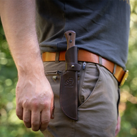 Couteau Bushcraft en Acier au Carbone Manche en Noyer avec Étui en Cuir – BSH6 Breeze